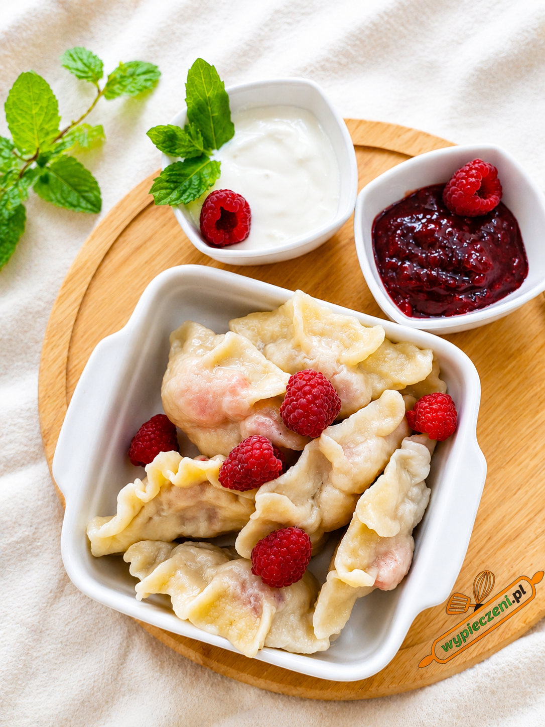 Pierogi z truskawkami i śmietaną 6 szt
