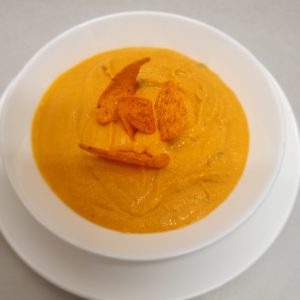 Zupa krem grillowana papryka, cukinia z serem gorgonzola