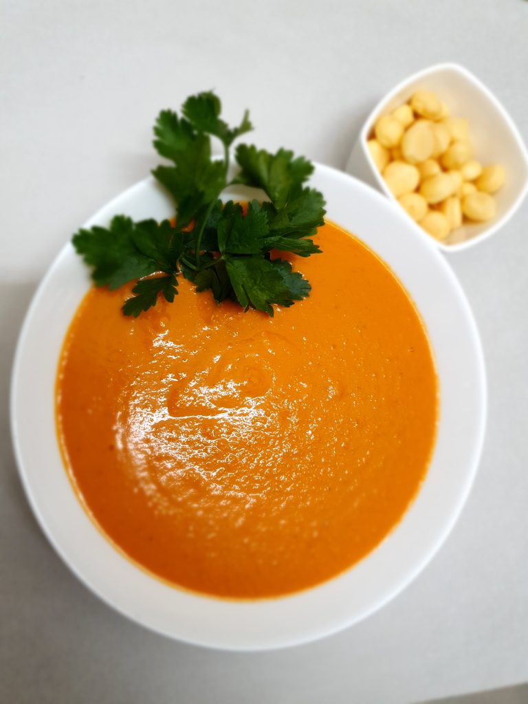 Zupa krem z pieczonych malinowych pomidorów