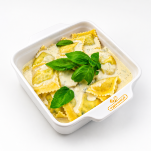 Ravioli ze szpinakiem, ricottą i sosem śmietanowo - serowym 20 szt.