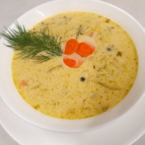 Zupa jarzynowa z młodych warzyw