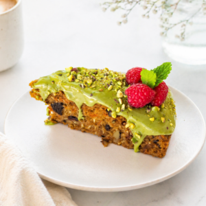 Domowe ciasto marchewkowe z pistacją